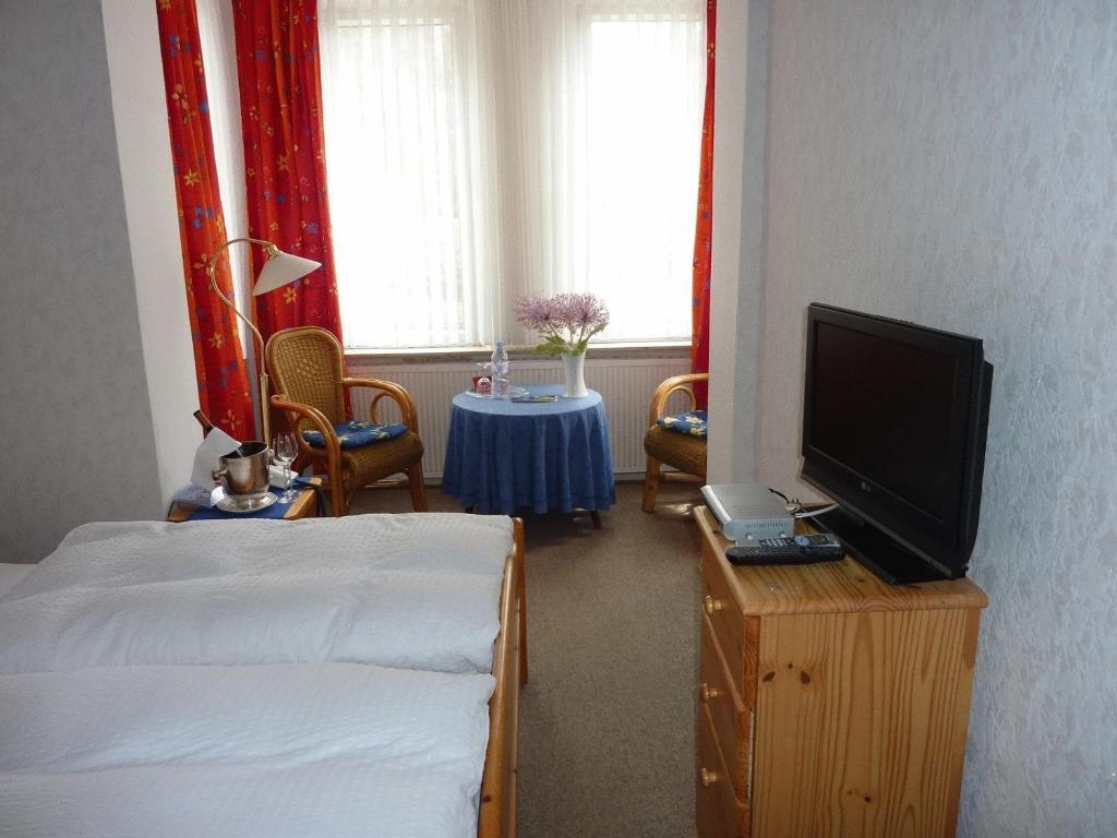 Hotel Waldschloesschen Plein Bagian luar foto